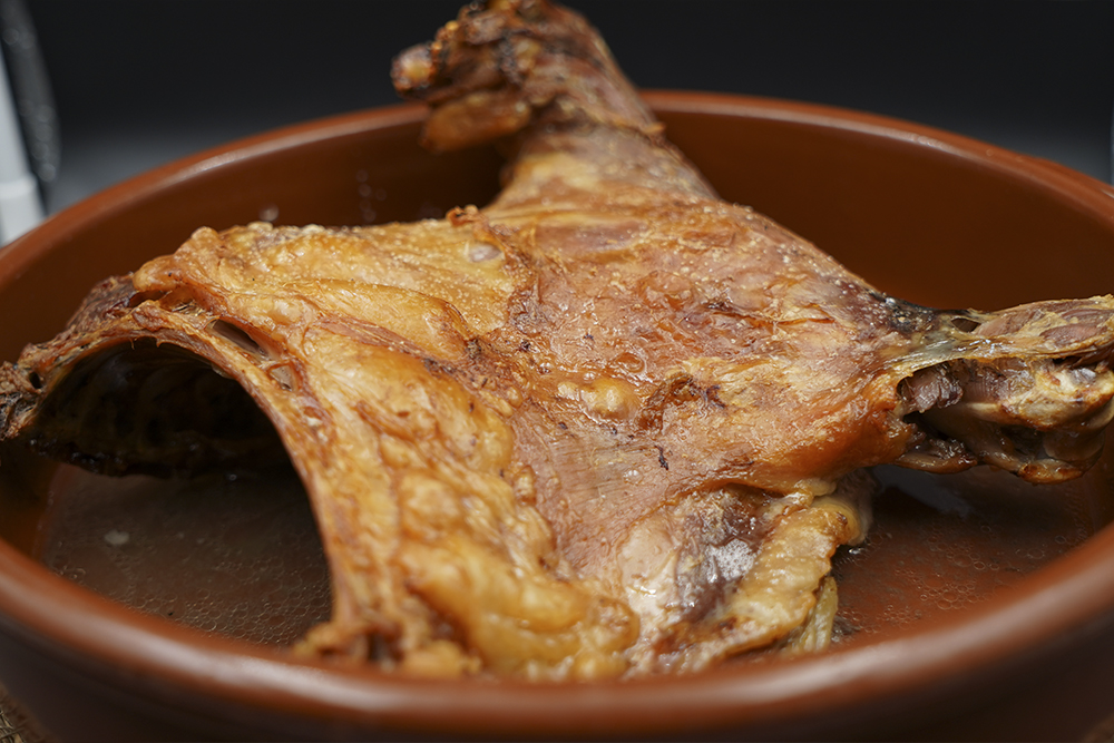 Cuarto de lechal asado. Trashumante Soria.